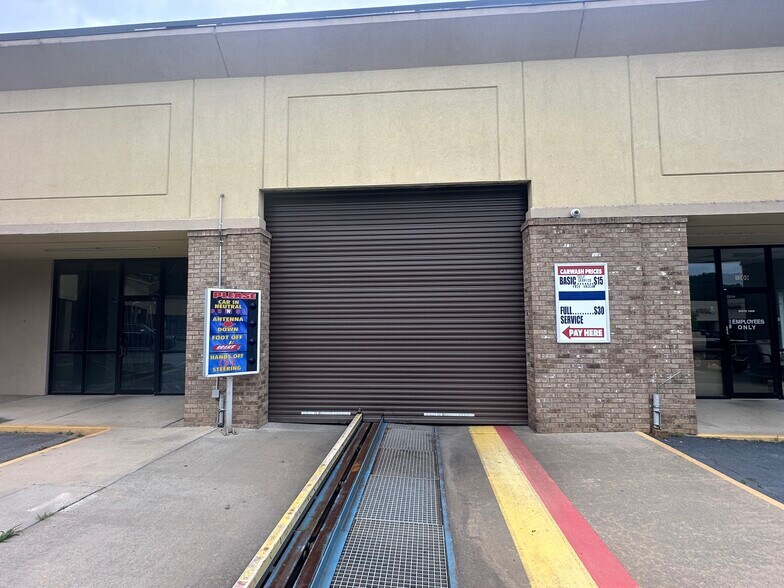 More Photos Of 4150 Jonesboro Rd, Forest Park Freestanding For Lease