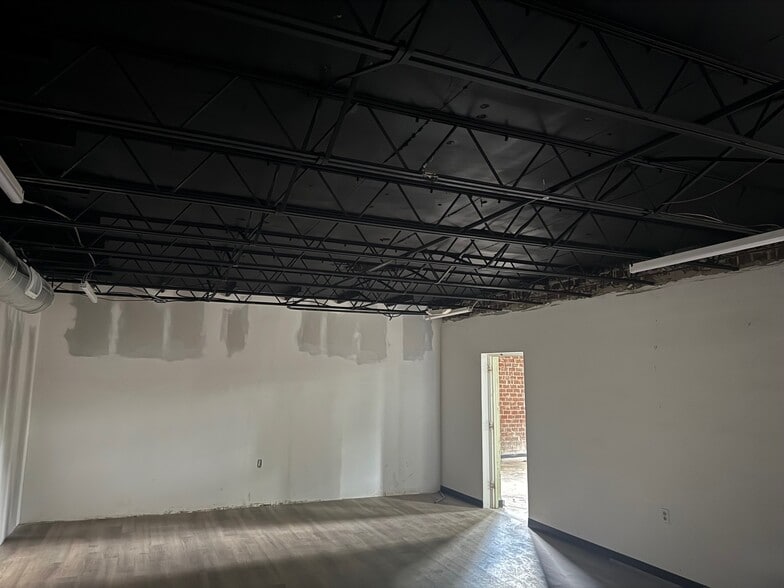 More Photos Of 1783 NE Cheshire Bridge Rd, Atlanta Freestanding For Sale