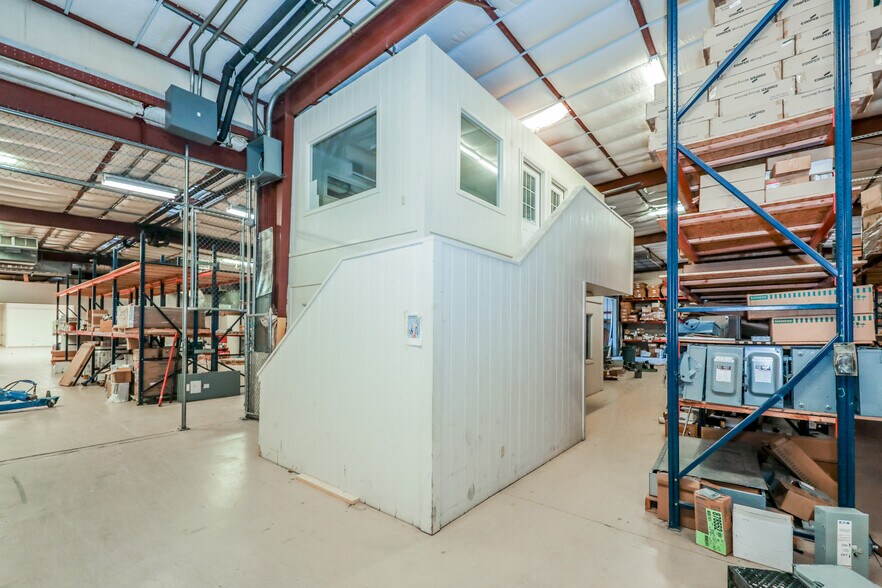 More Photos Of 5809 East Dr, Laredo Warehouse For Sale