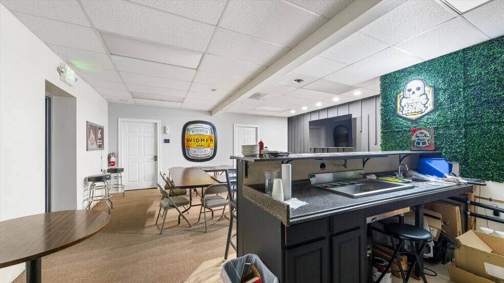 More Photos Of , Selah General Retail For Sale