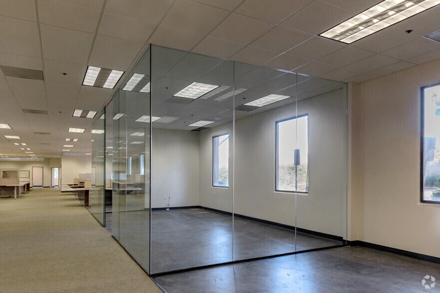 More Photos Of 3200 Patrick Henry Dr, Santa Clara Research And Development For Lease