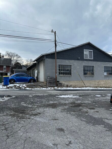 More Photos Of 1537 Bridge St, New Cumberland Auto Dealership For Lease