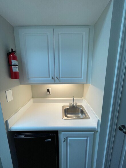 More Photos Of 8378 Six Forks Rd, Raleigh Office For Lease