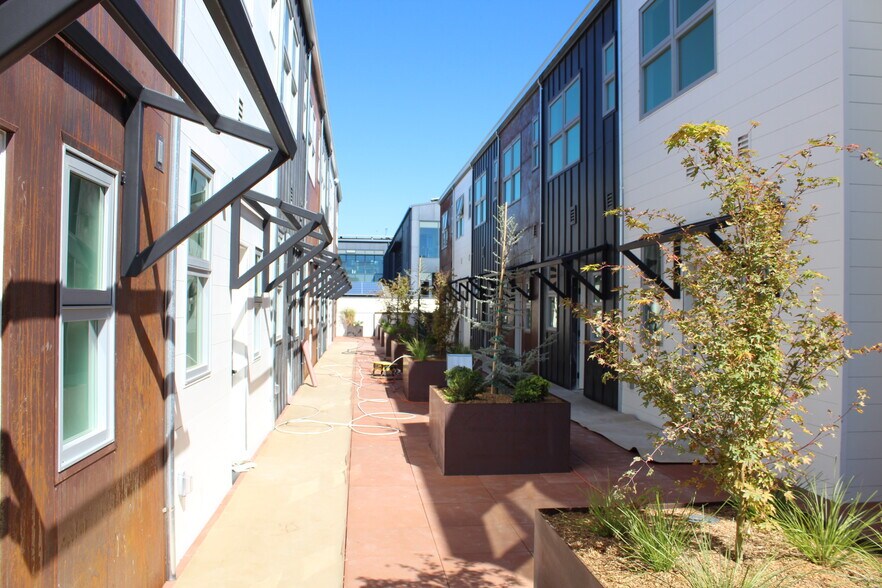 More Photos Of 202 Panetta Ave, Santa Cruz Flex For Sale