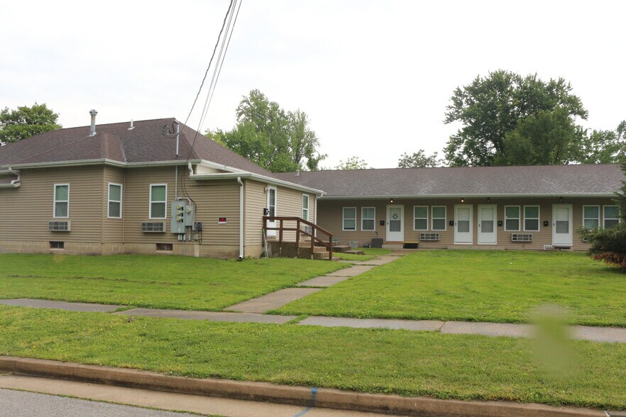 More Photos Of 1708 S Main St, South Jacksonville Apartments For Sale