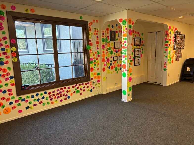 More Photos Of 12750 Ventura Blvd, Studio City Loft Creative Space For Lease