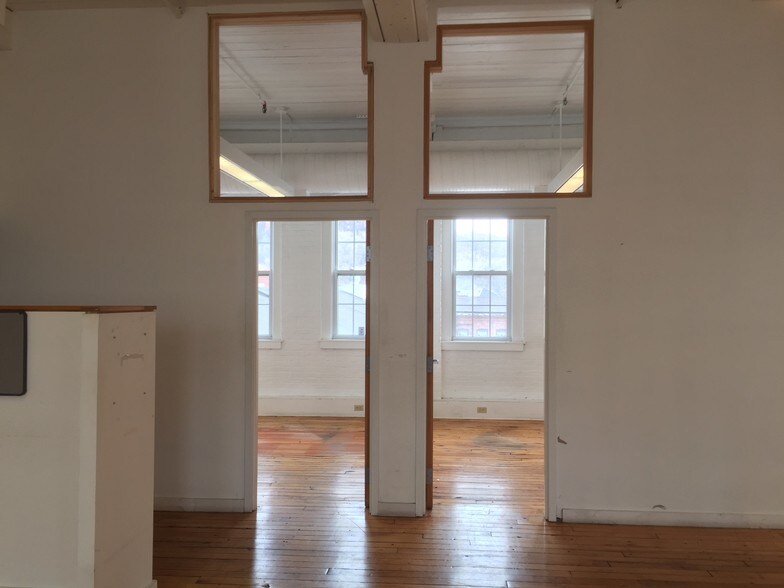 More Photos Of 85 Willow St, New Haven Flex For Lease