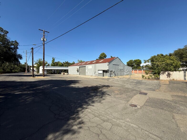 More Photos Of 2651 Henderson, Redding Warehouse For Sale