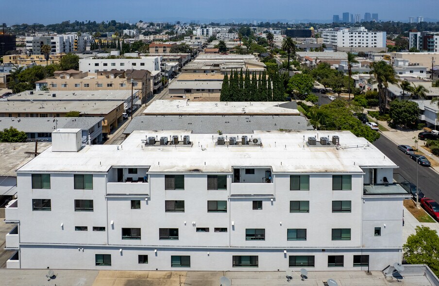 More Photos Of 3667 Mentone Ave, Los Angeles Multifamily For Sale