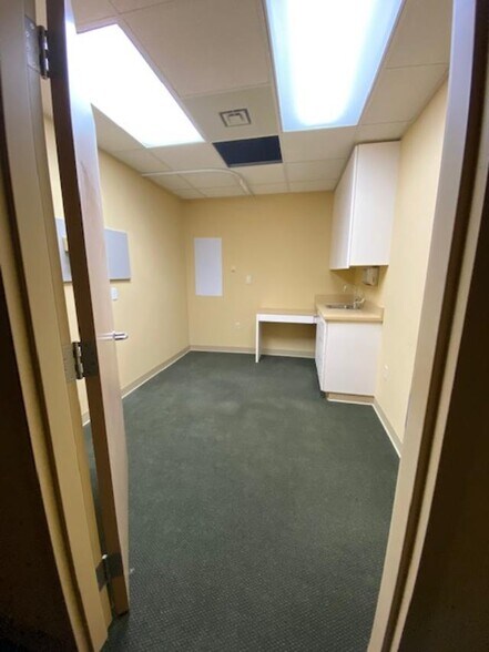 More Photos Of 705 Breedlove Dr, Monroe Medical For Lease