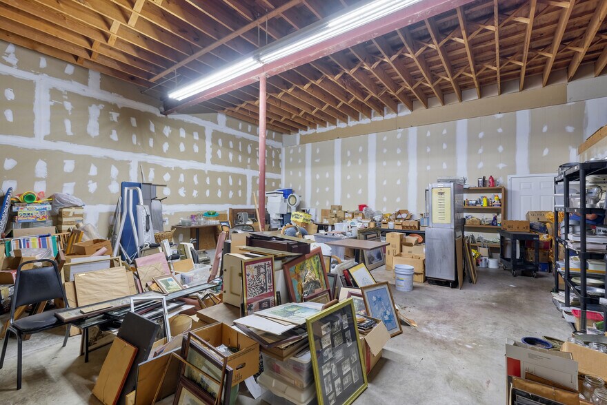 More Photos Of 110-112 Trinity St, Abbeville Storefront For Sale