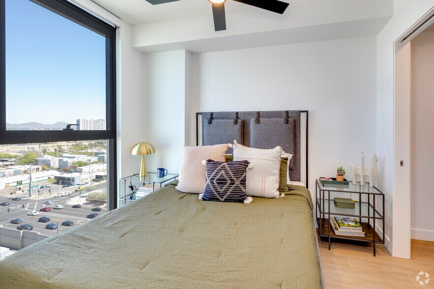 More Photos Of 817 N 6th St, Phoenix Apartments For Lease