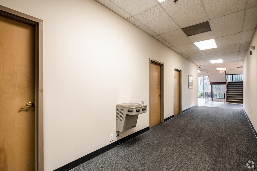 More Photos Of 1800 Roswell Rd, Marietta Serviced Offices For Lease