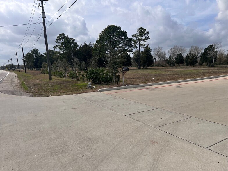 More Photos Of N Main St & W Archer Rd, Baytown Land For Sale