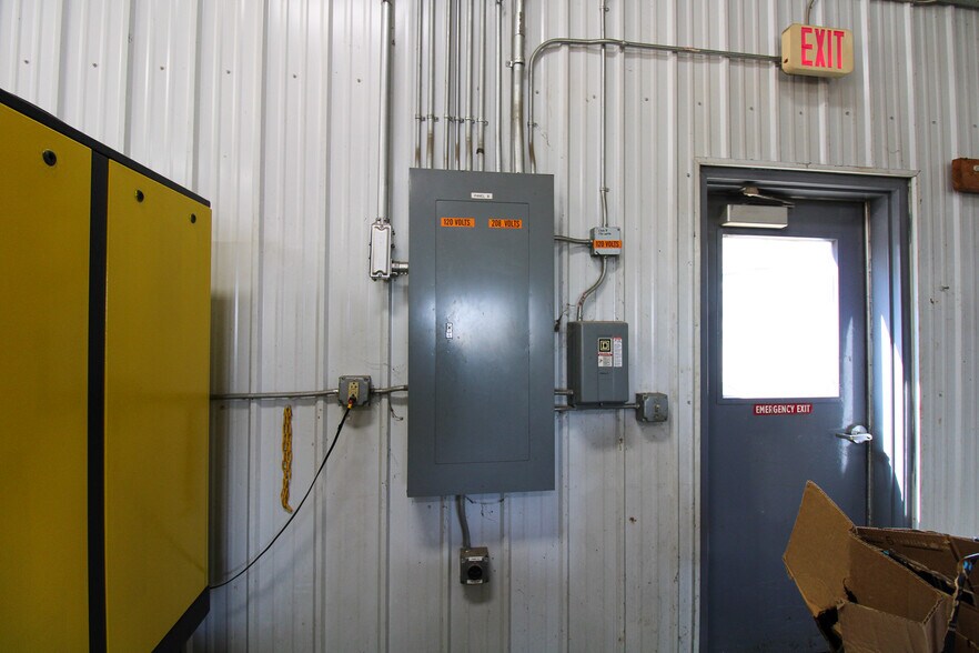 More Photos Of 5640 44th Ave S, Clinton Industrial For Sale