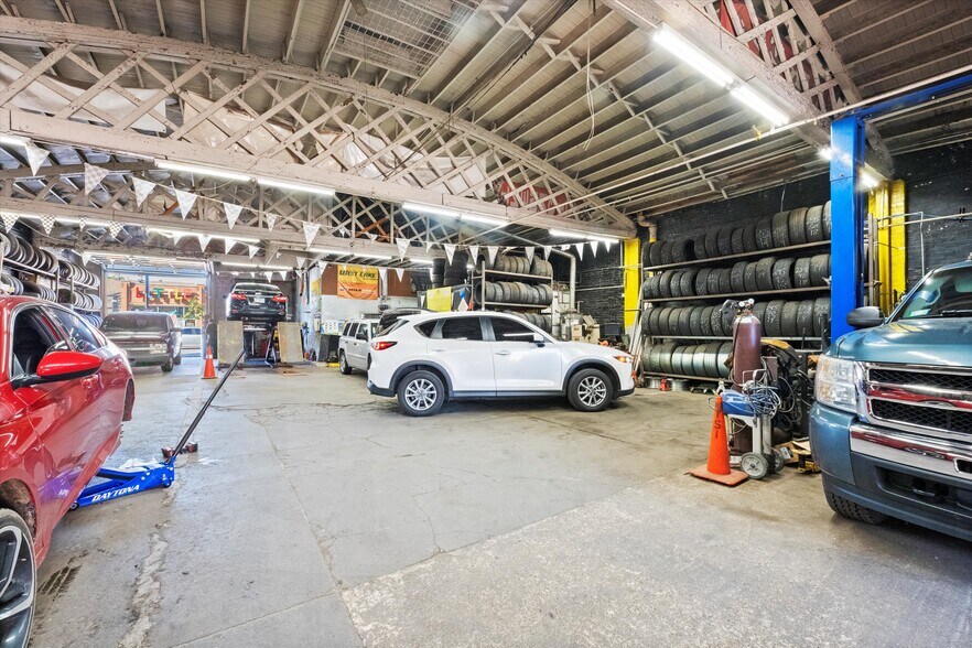 More Photos Of 2447 S Pulaski Ave, Chicago Warehouse For Sale