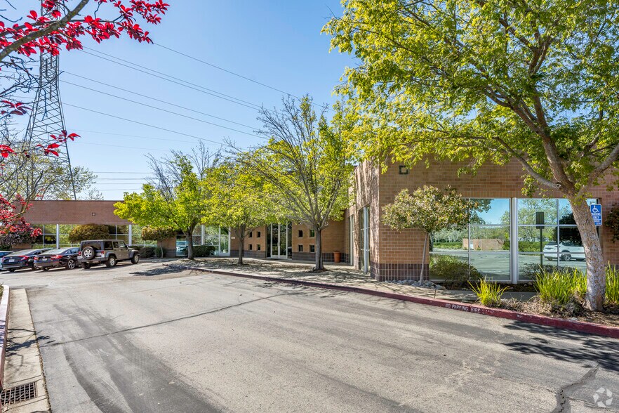 More Photos Of 1741 E Roseville Pky, Roseville Medical For Lease