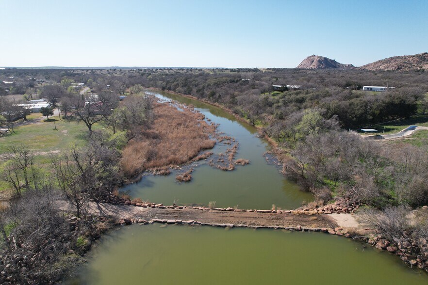 More Photos Of 42851 E County Road 1470, Lone Wolf Land For Sale