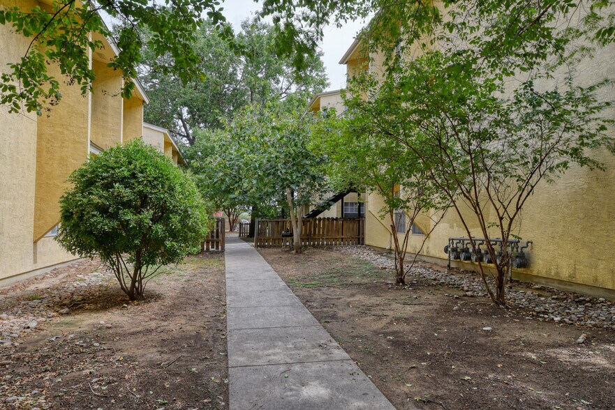 More Photos Of 737 W Mayfield Blvd, San Antonio Apartments For Sale