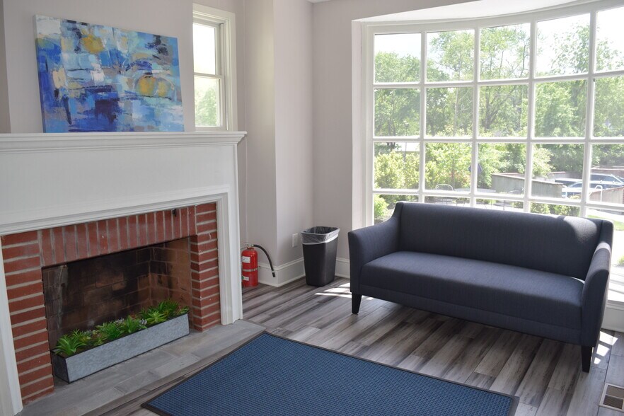 More Photos Of 403 E Marlton Pike, Cherry Hill Office For Lease