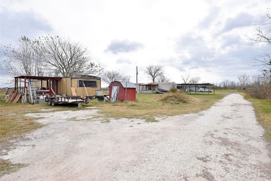 More Photos Of 6018 FM 360 Rd, Needville Trailer Camper Park For Sale