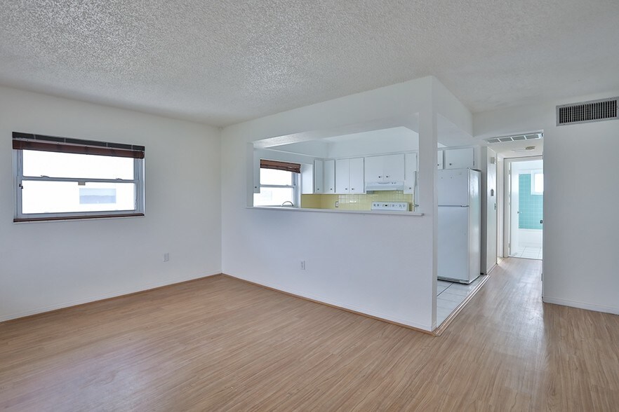 More Photos Of 515 129th Ave, Madeira Beach Apartments For Sale