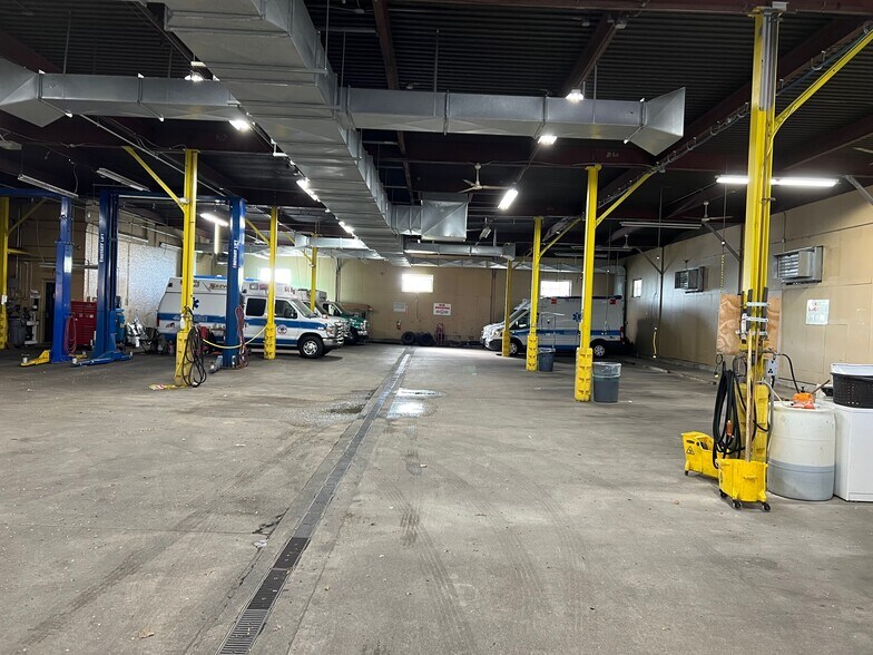 More Photos Of 640 State Rd, Dartmouth Warehouse For Lease
