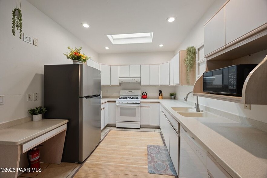 More Photos Of 654 W Gurley St, Prescott Multifamily For Sale