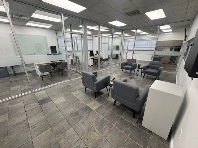 More Photos Of 5712 Southwest Fwy, Houston Auto Dealership For Lease