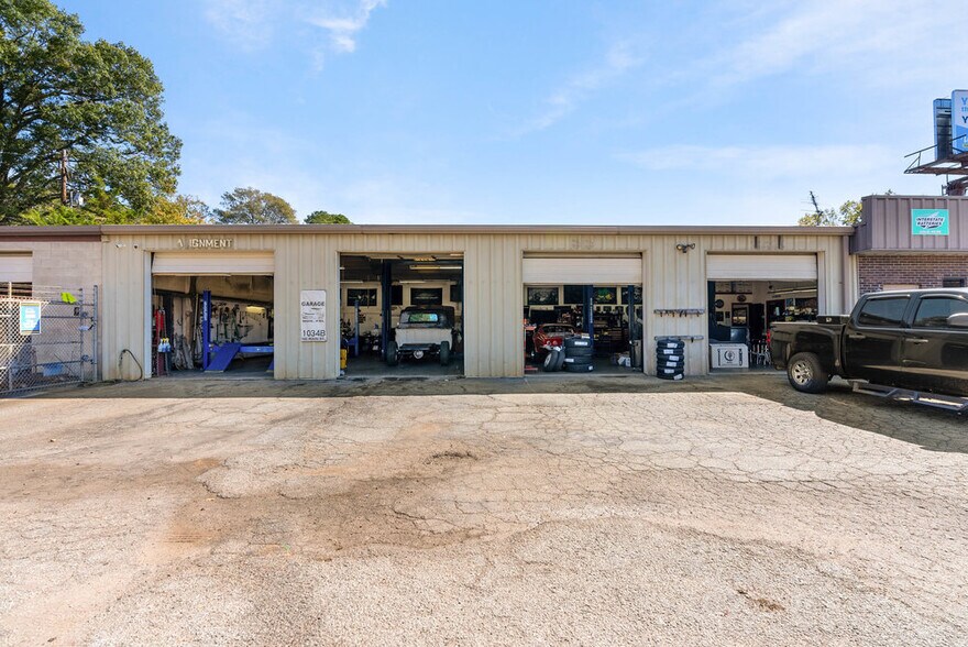 More Photos Of 1034 NE Main St, Simpsonville Auto Repair For Sale