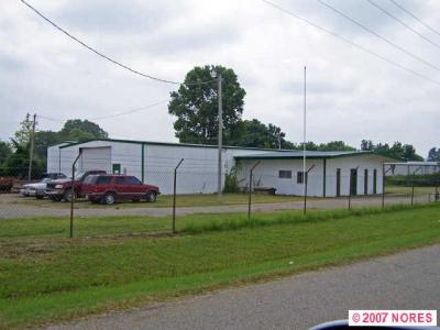 Primary Photo Of 710 Industrial Rd, Bristow Warehouse For Sale