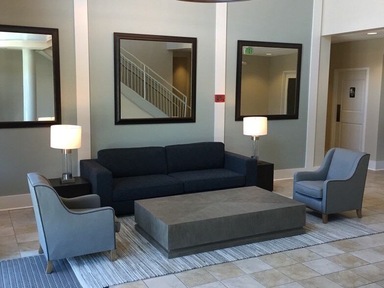 More Photos Of 15 Southlake Ln, Birmingham Office For Lease