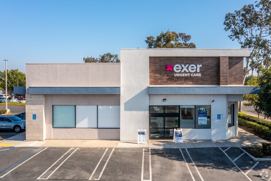 More Photos Of 7211 Warner Ave, Huntington Beach Freestanding For Lease