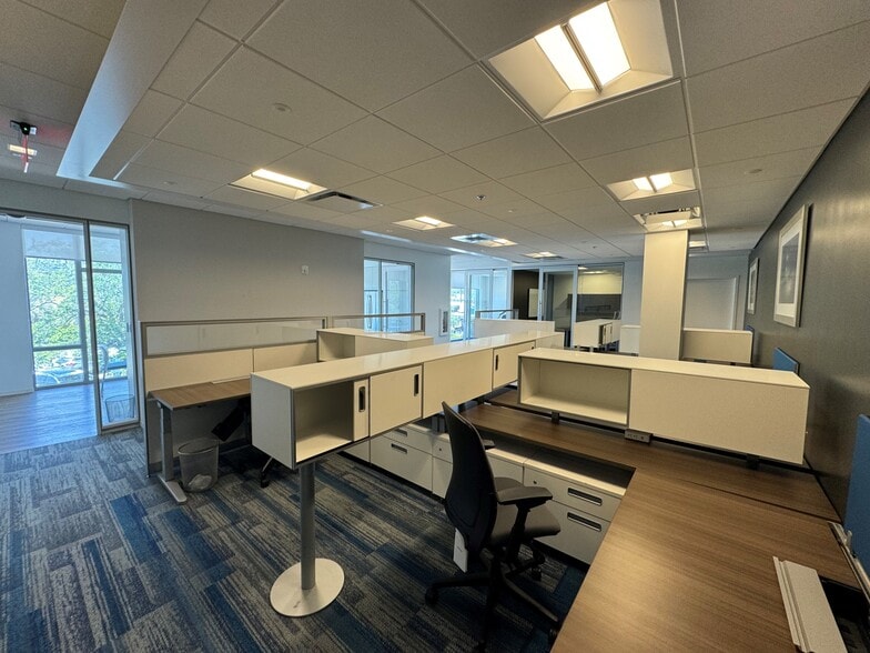 More Photos Of 302 E Atlantic Ave, Delray Beach Storefront Retail Office For Lease