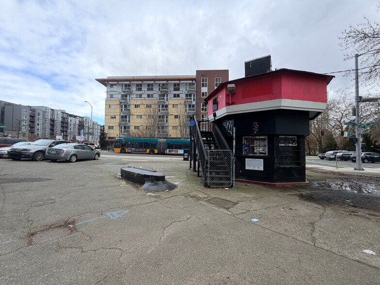 More Photos Of 2404 7th Ave, Seattle Land For Sale