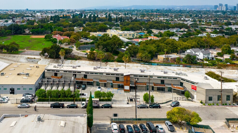 More Photos Of 3309-3323 La Cienega Pl, Los Angeles Loft Creative Space For Lease