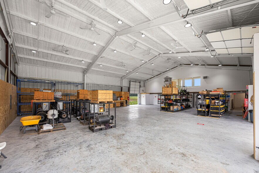 More Photos Of 15002 Bj Dusek Rd, Wallis Flex For Sale