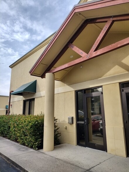 More Photos Of 10970 S Cleveland Ave, Fort Myers Office For Sale