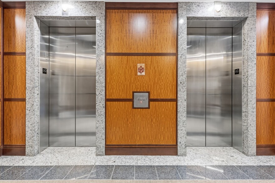 More Photos Of 11010 Prairie Lakes Dr, Eden Prairie Office For Lease