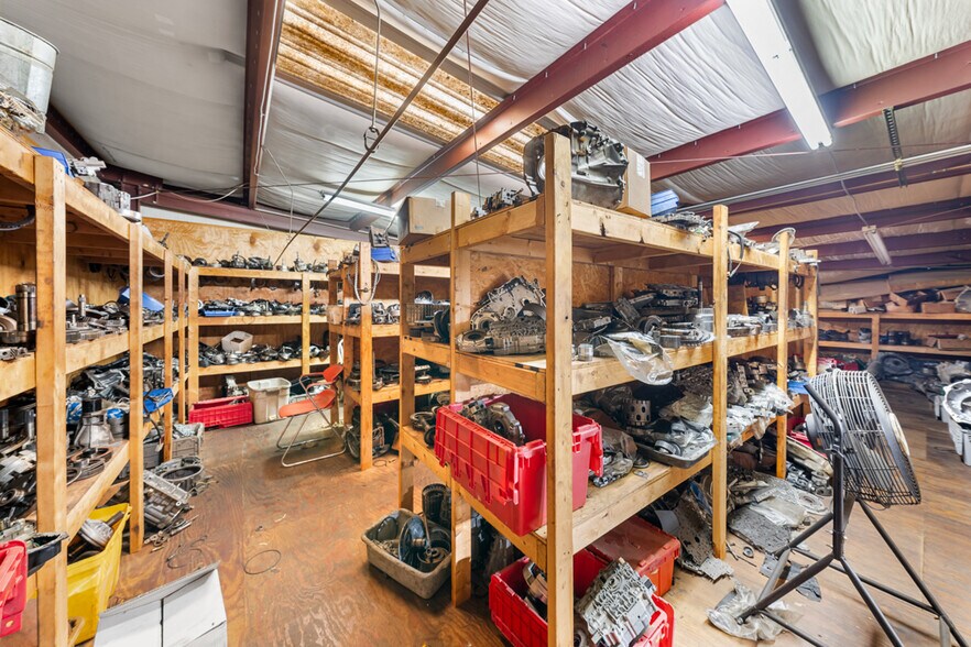 More Photos Of 4533 Hillsborough Rd, Durham Auto Repair For Lease