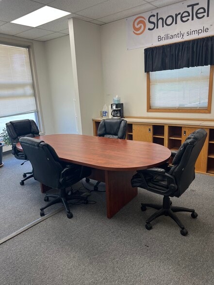 More Photos Of 1624 E Wisconsin Ave, Appleton Office For Sale