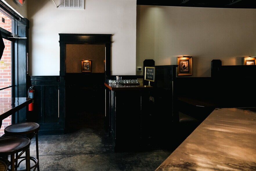 More Photos Of 220 E Coffee St, Greenville Office Residential For Lease