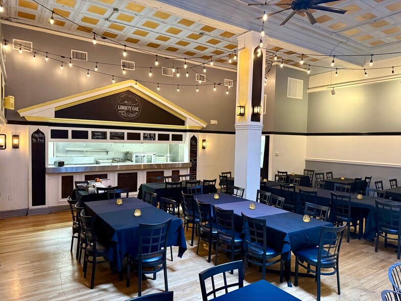 More Photos Of 236-238 S Elm St, Greensboro Apartments For Lease