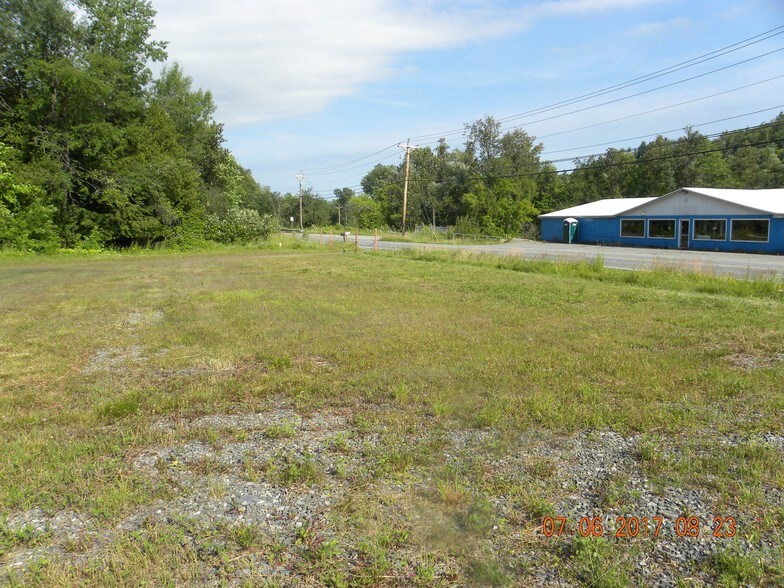 More Photos Of 303 Willoughby Ave, Orleans Freestanding For Sale