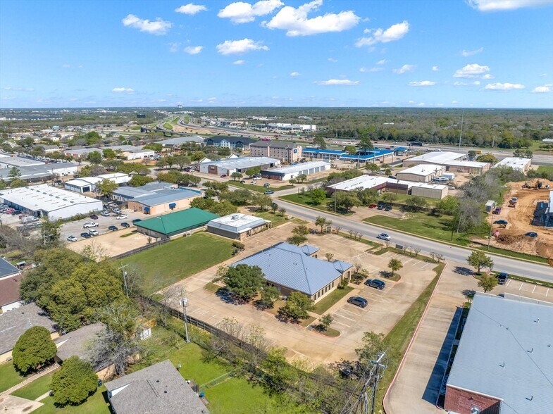 More Photos Of 3308 Longmire Dr, College Station Office For Lease