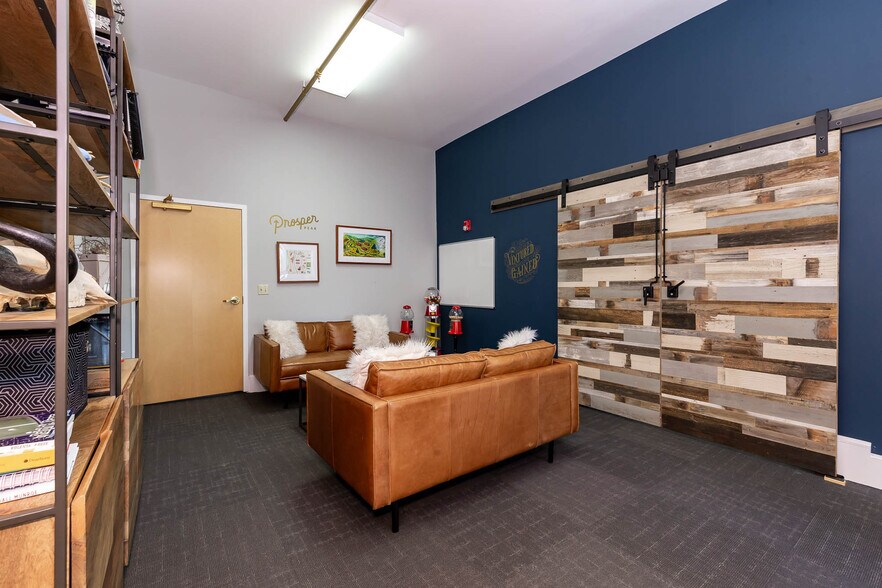 More Photos Of 844-848 Elm St, Manchester Office For Lease