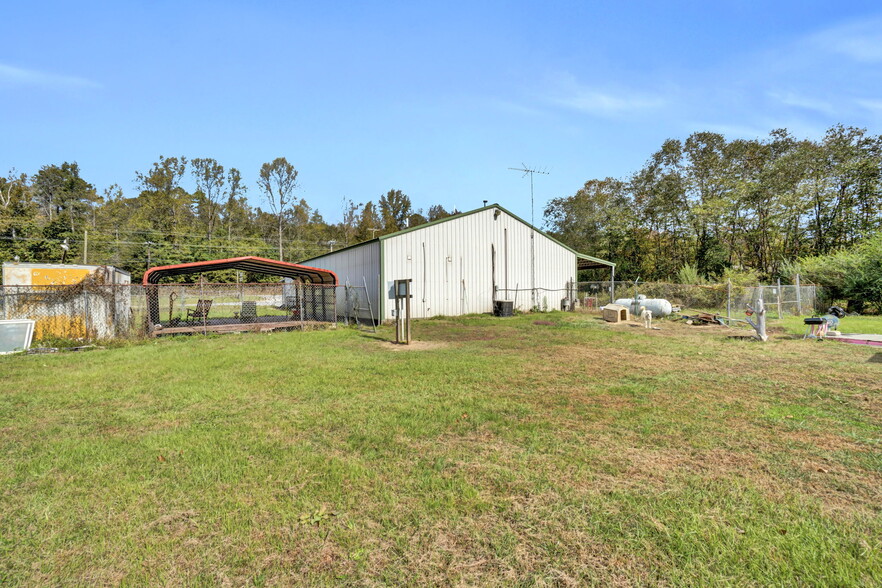 More Photos Of 4033 Geer Hwy, Cleveland General Retail For Sale