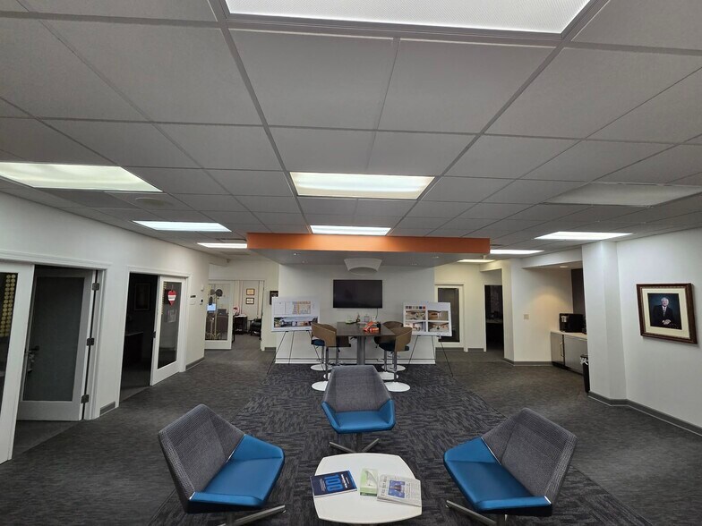 More Photos Of 3336 Washburn Ave, Charlotte Office For Lease