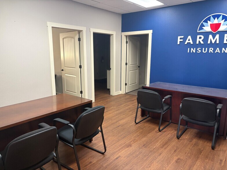 More Photos Of 611 W Tx-340-loop, Woodway Office For Lease