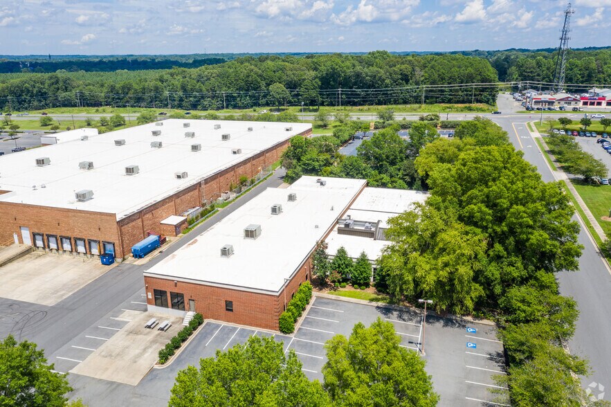 More Photos Of 2425 Crownpoint Executive Dr, Charlotte Office For Sale